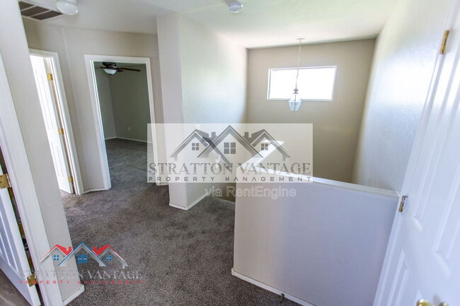 Building Photo - 2185 N Mosley Dr