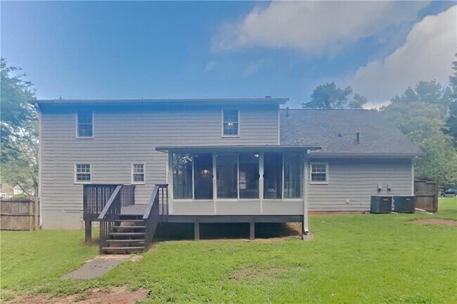 Building Photo - 1704 Cum Laude Way