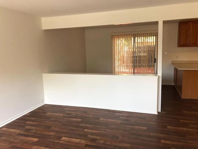 Building Photo - Davis 3 bedroom 2 bath condo in a great location-Fall rental