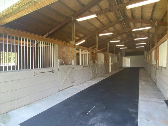 Building Photo - 2315 Deer Run Blvd