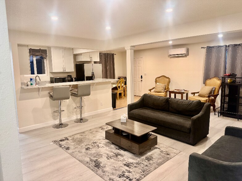 Building Photo - 7802 Apperson St