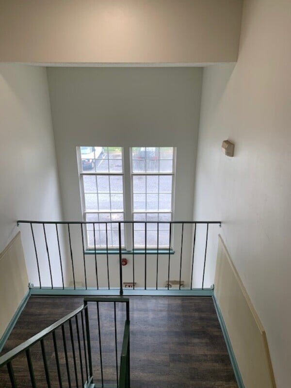 Building Photo - 1614 Arlyn Cir