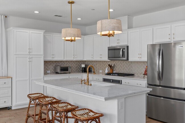 Building Photo - 14222 Barbon Beck Ave