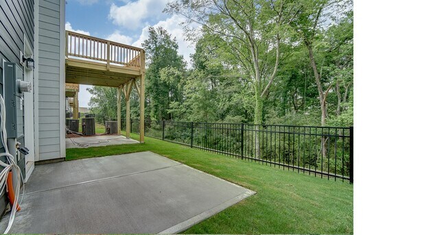 Building Photo - 2310 Creekmere Ln