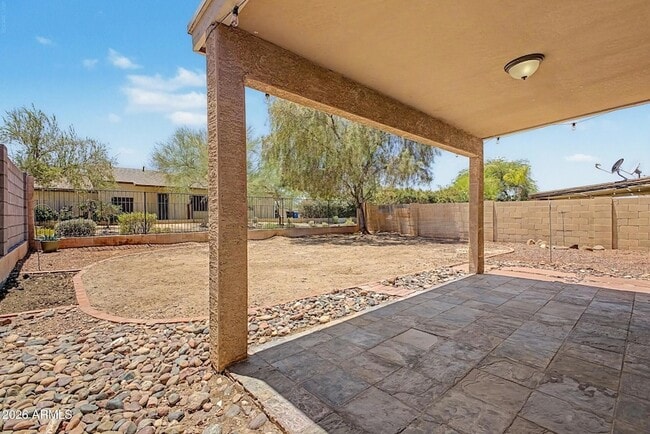 Building Photo - 905 E Potter Dr