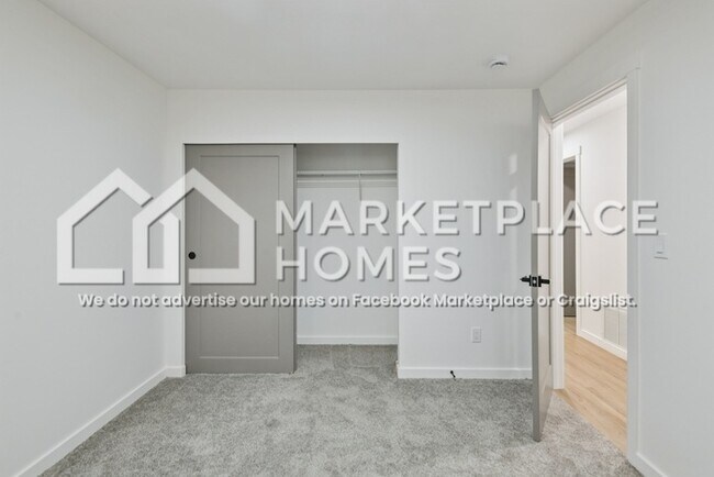 Building Photo - 2032 N Castle Way