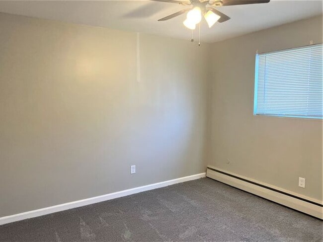 Building Photo - Luxury Living in the Heart of Downtown Uti...
