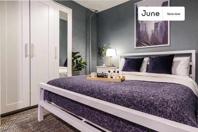 Building Photo - 519 E 5th St