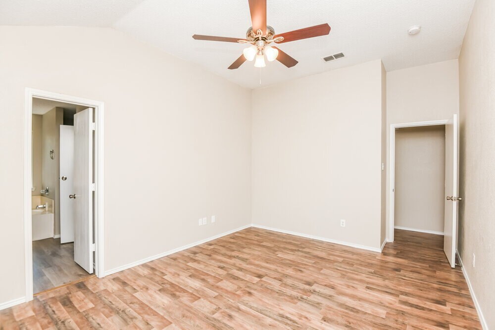 Building Photo - 10217 Cypress Hills Dr