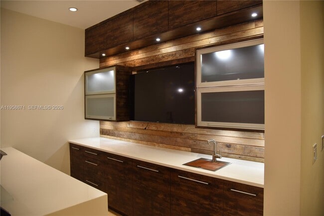 Building Photo - 7560 SW 56th Ct