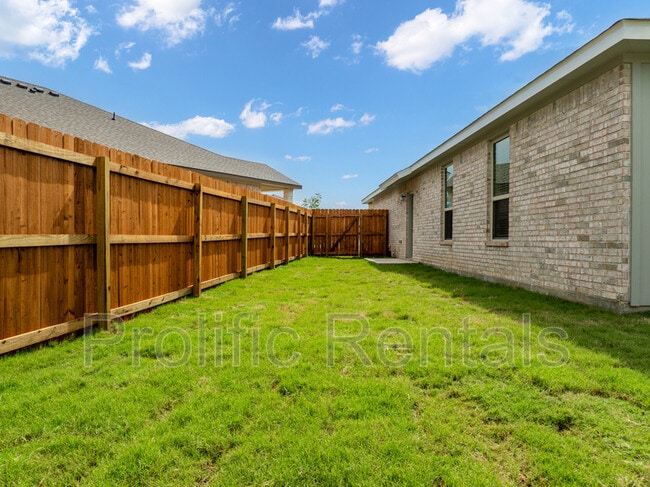 Building Photo - 5121 Rose Petal Ct