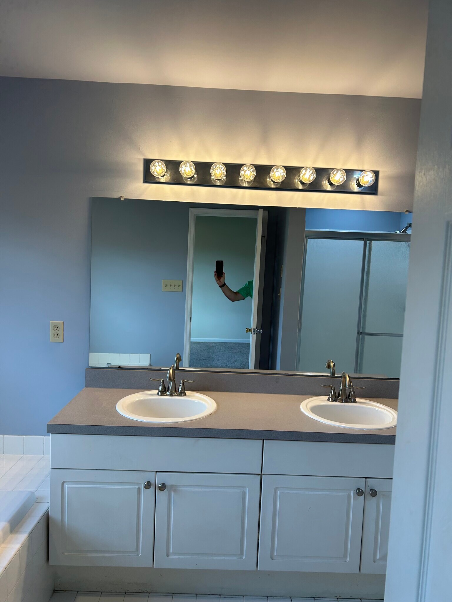 Master bathroom va - 69 Walker Rd
