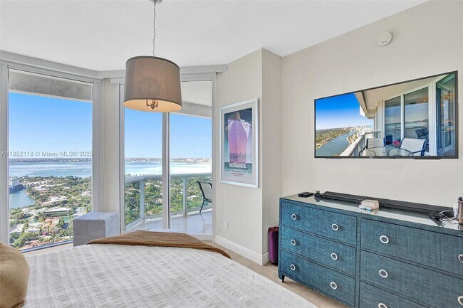 Building Photo - 4779 Collins Ave