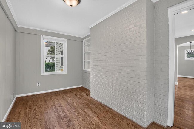 Building Photo - 9315 Linden Ave