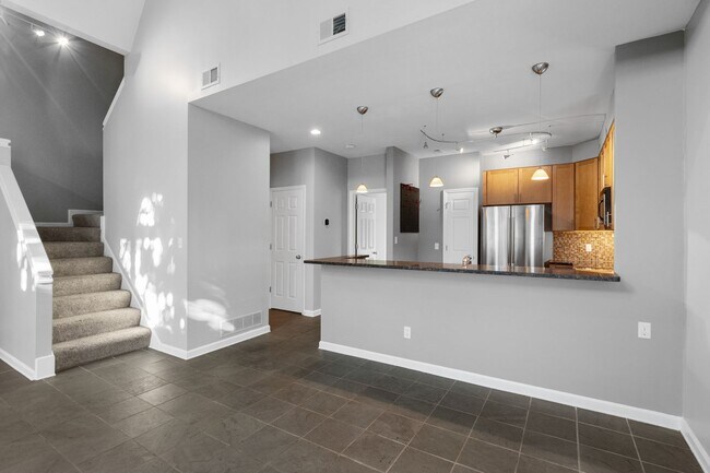 Building Photo - 4111 W Pine Blvd