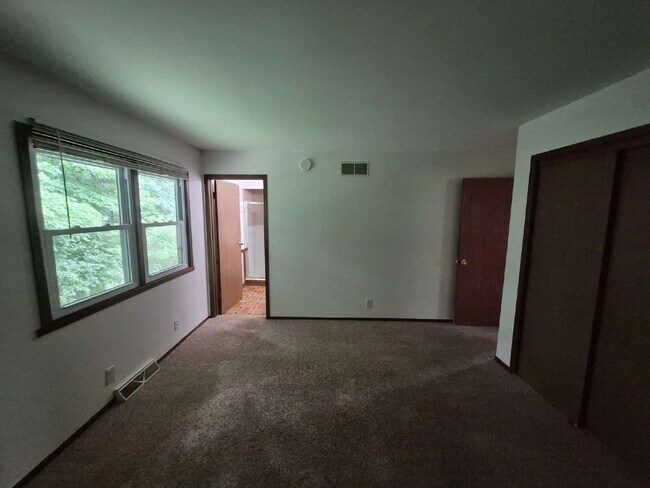 Building Photo - 21225 Mary Lynn Dr
