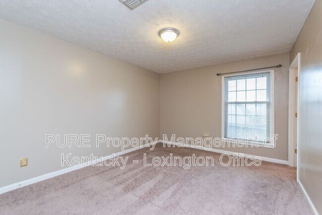 Building Photo - 3209 Foxchase Ct