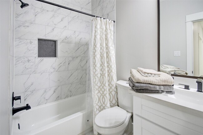 Building Photo - 9305 Tower St