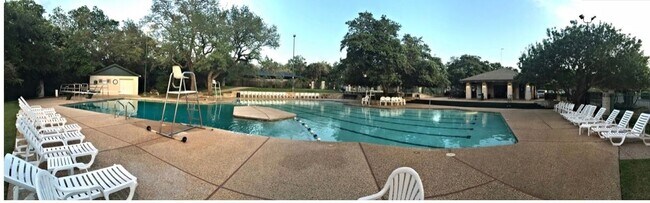 Building Photo - 3210 Festus Dr