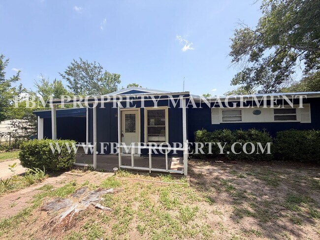 Building Photo - 3015 Winfield Dr