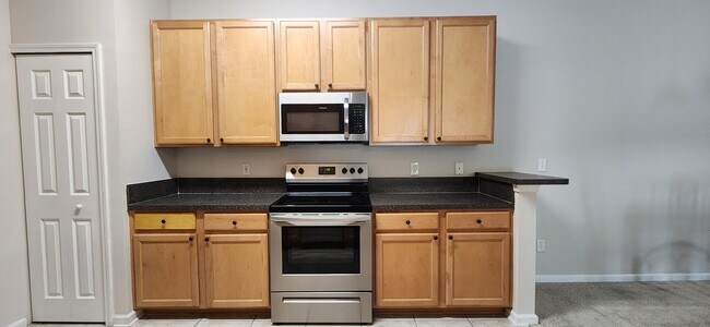 Building Photo - 7036 Deer Lodge Cir