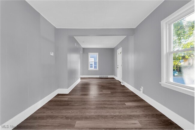 Building Photo - 2115 Dowd Ave