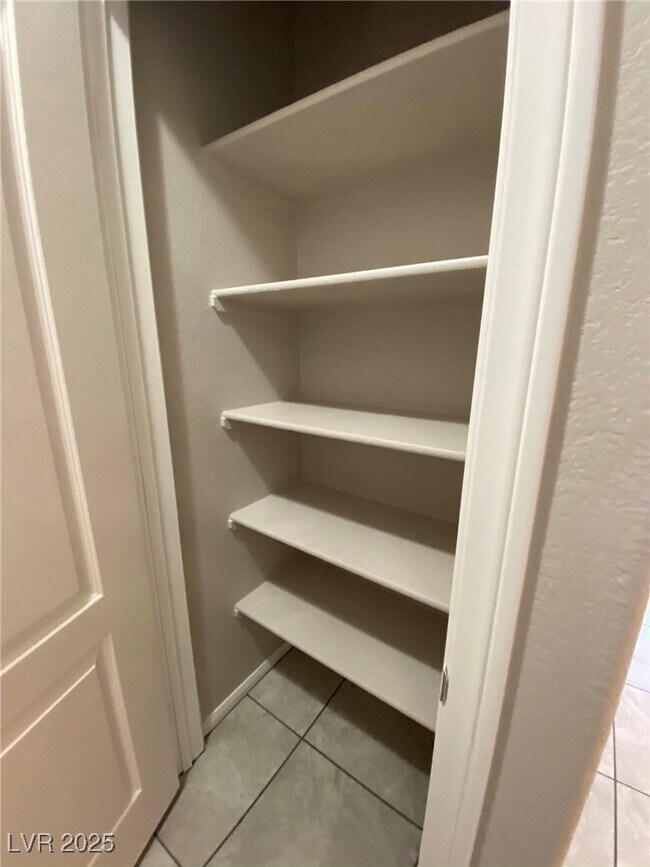 Building Photo - 3541 Desert Cliff St