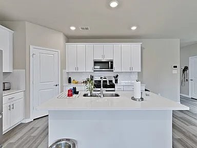 Building Photo - 960 Summer Dr