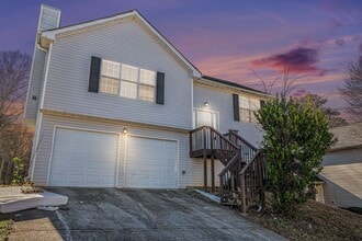 Building Photo - 3 bdrm, 2 bath home in Ellenwood!