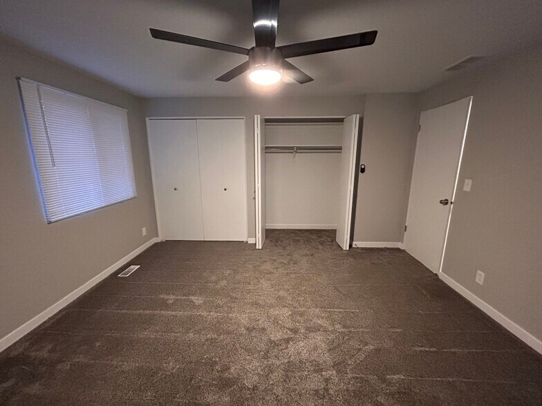 Building Photo - 9205 W Albany Ave