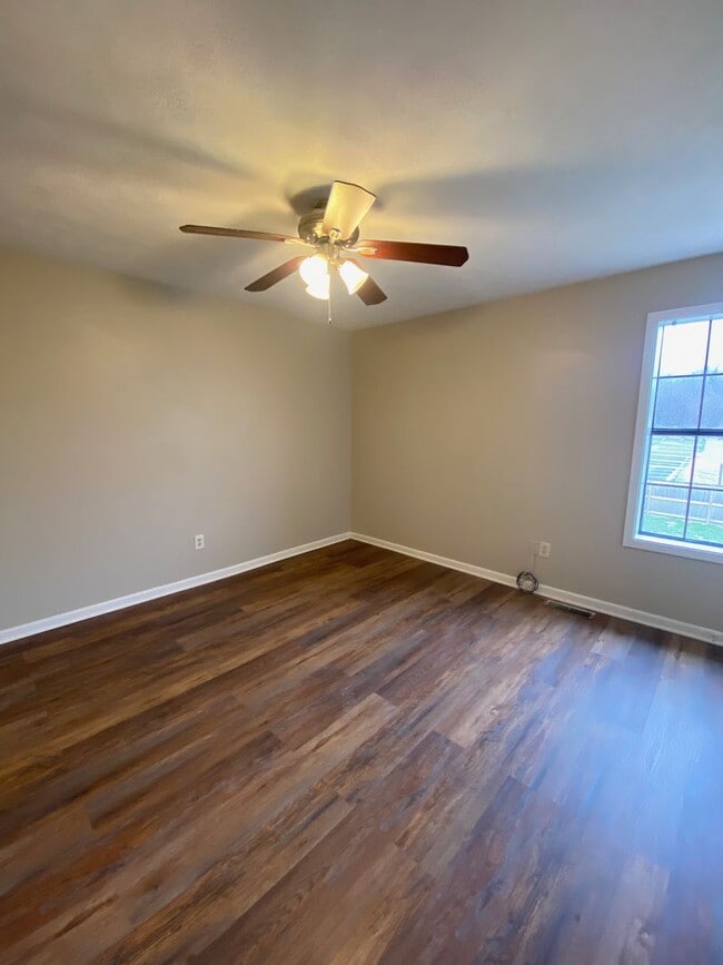 Building Photo - 601 Stratford Dr