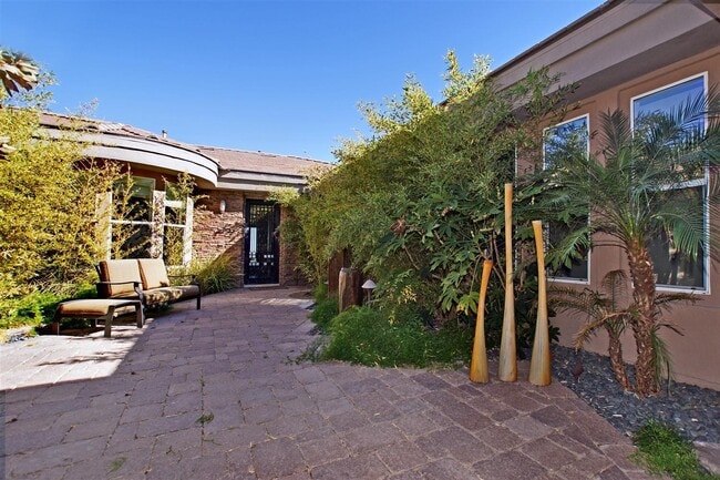 Building Photo - LUXURY LIVING W/ LAS VEGAS STRIP VIEWS!!