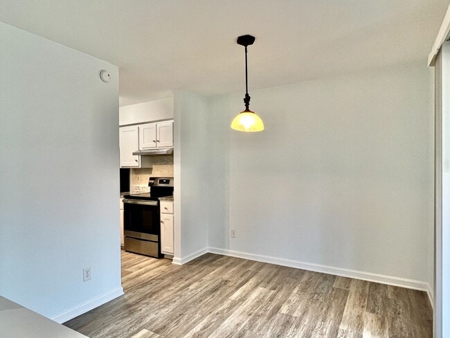 Building Photo - 11187 Harrowfield Rd