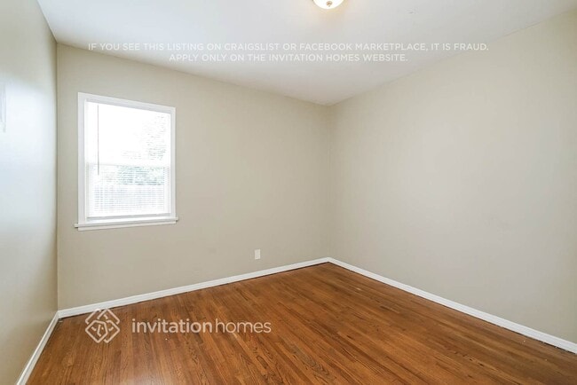 Building Photo - 127 E 79th St