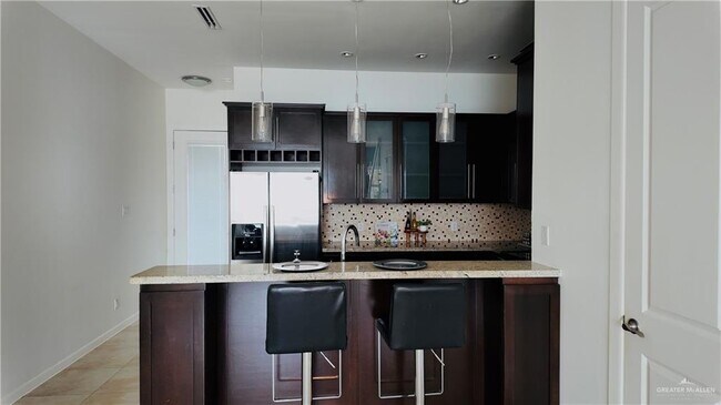 Building Photo - 27 Olympia Ave