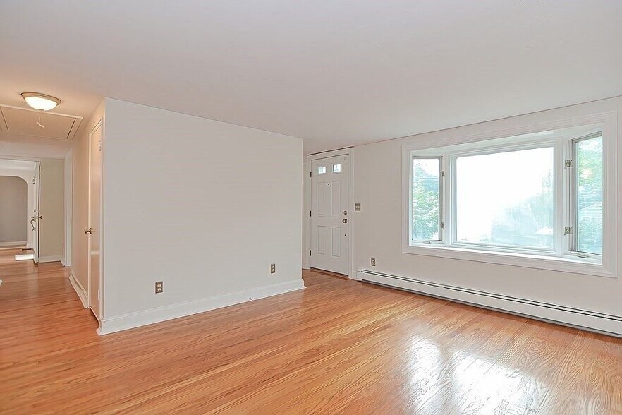 Building Photo - 763 Stevens St