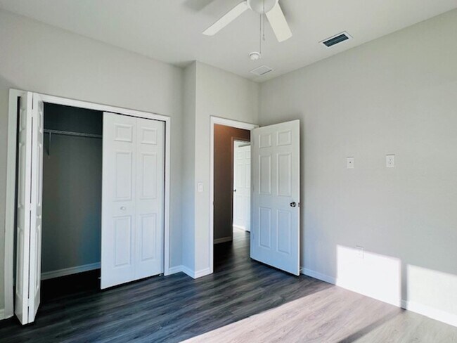 Building Photo - 1487 Las Villas Blvd