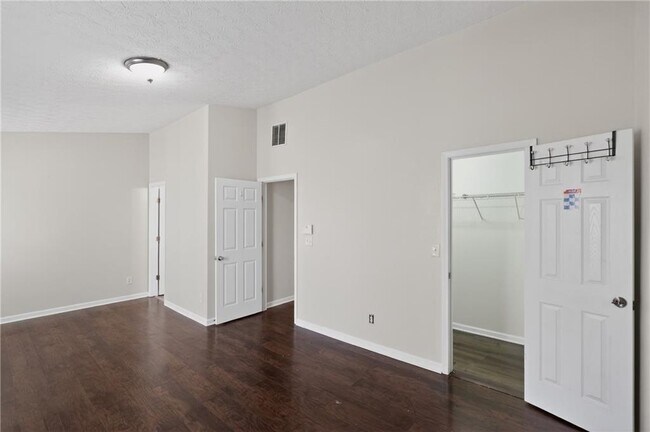 Building Photo - 2764 Vining Ridge Terrace
