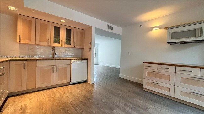 Building Photo - 8540 SW 133rd Avenue Rd