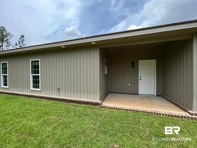 Building Photo - 33228 Stables Dr