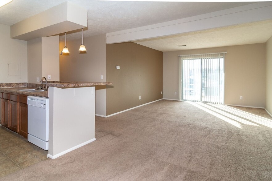 Building Photo - Country Club Village - Call today!