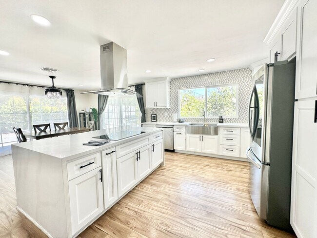 Building Photo - Breathtaking Custom Country Two-Story Home, Fully Remodeled & Beautifully Appointed on Private 20...