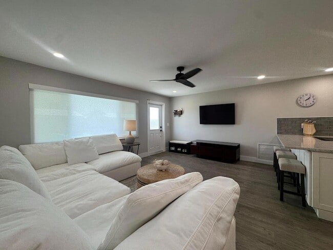 Building Photo - 108 SW 9th St