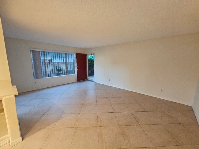 Building Photo - 9634 Park St