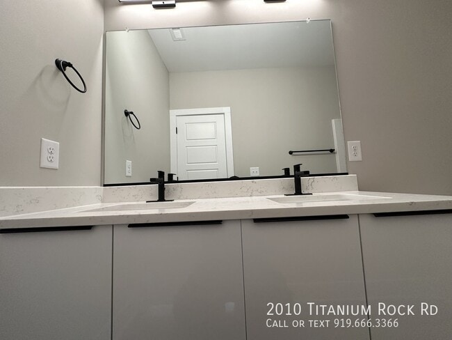 Building Photo - 2010 Titanium Rock Rd