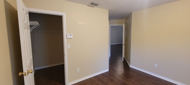 Building Photo - 3 bedroom/2 bath in Palm Grove