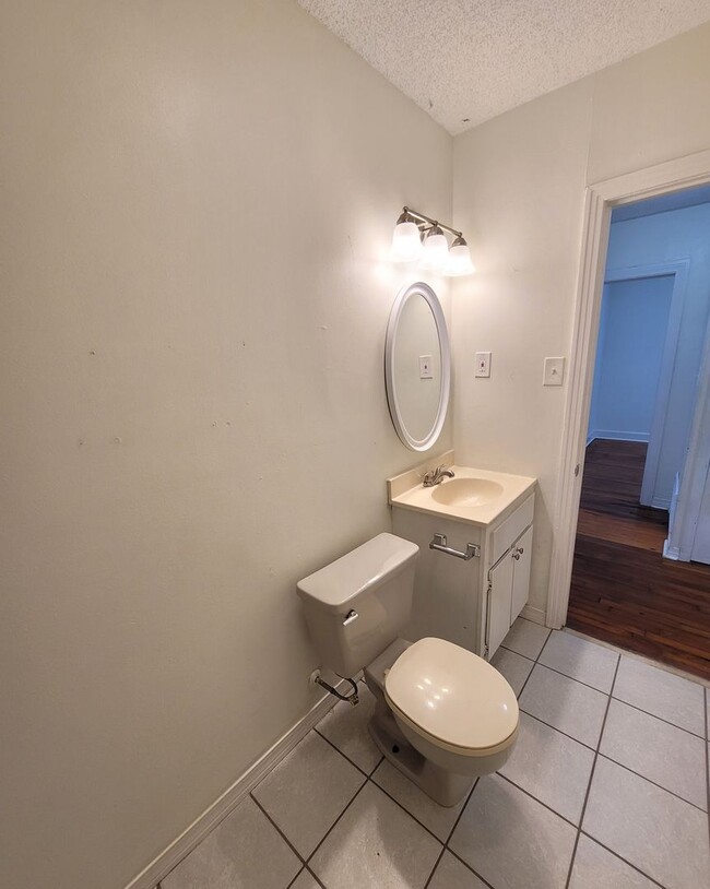 Building Photo - 1112 Polk Ave