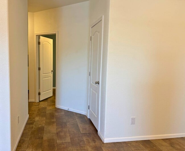 Building Photo - 350 Lee Ave