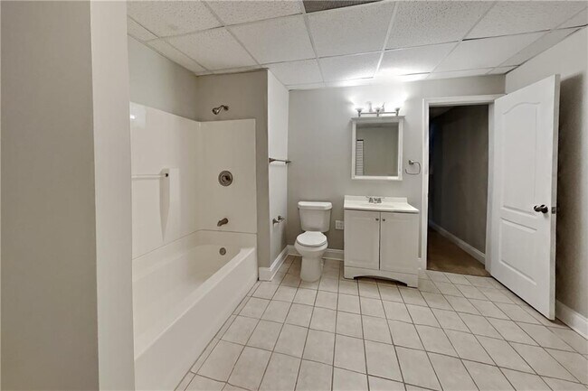 Building Photo - 3930 Summit Gate Dr