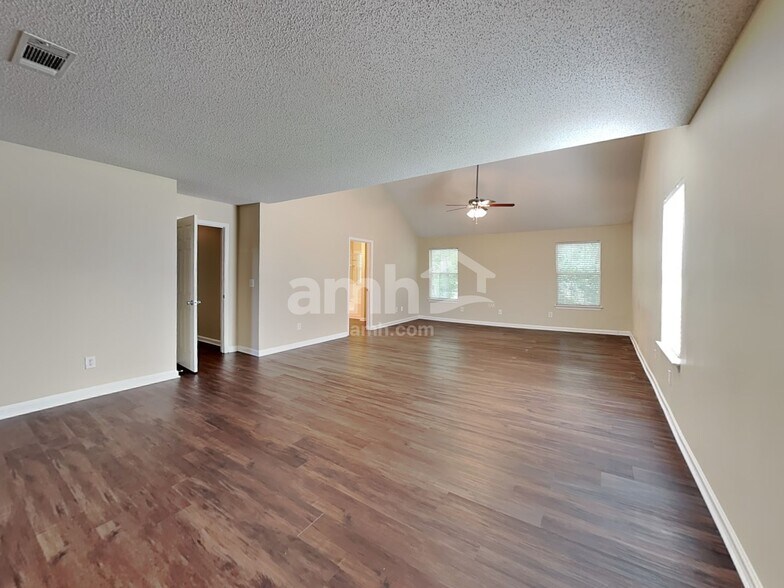 Building Photo - 4909 Lilly Stem Dr